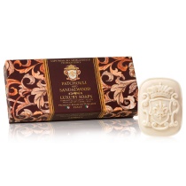 Набор натурального мыла с ароматом Пачули и сандалового дерева 3 шт х 125 г Набор натурального мыла с ароматом Пачули и сандалового дерева 3 шт х 125 г